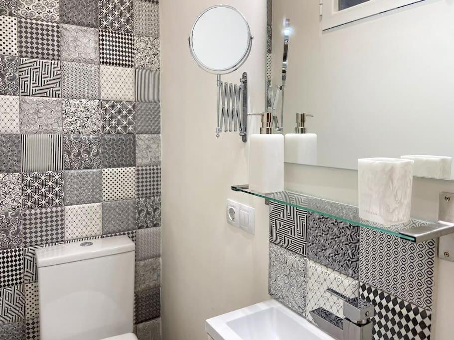 New Lavapies Spacious Flat, 2 Bedrooms And 2 Balconies Madrid Exteriér fotografie