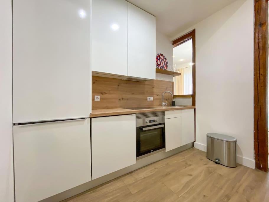 New Lavapies Spacious Flat, 2 Bedrooms And 2 Balconies Madrid Exteriér fotografie
